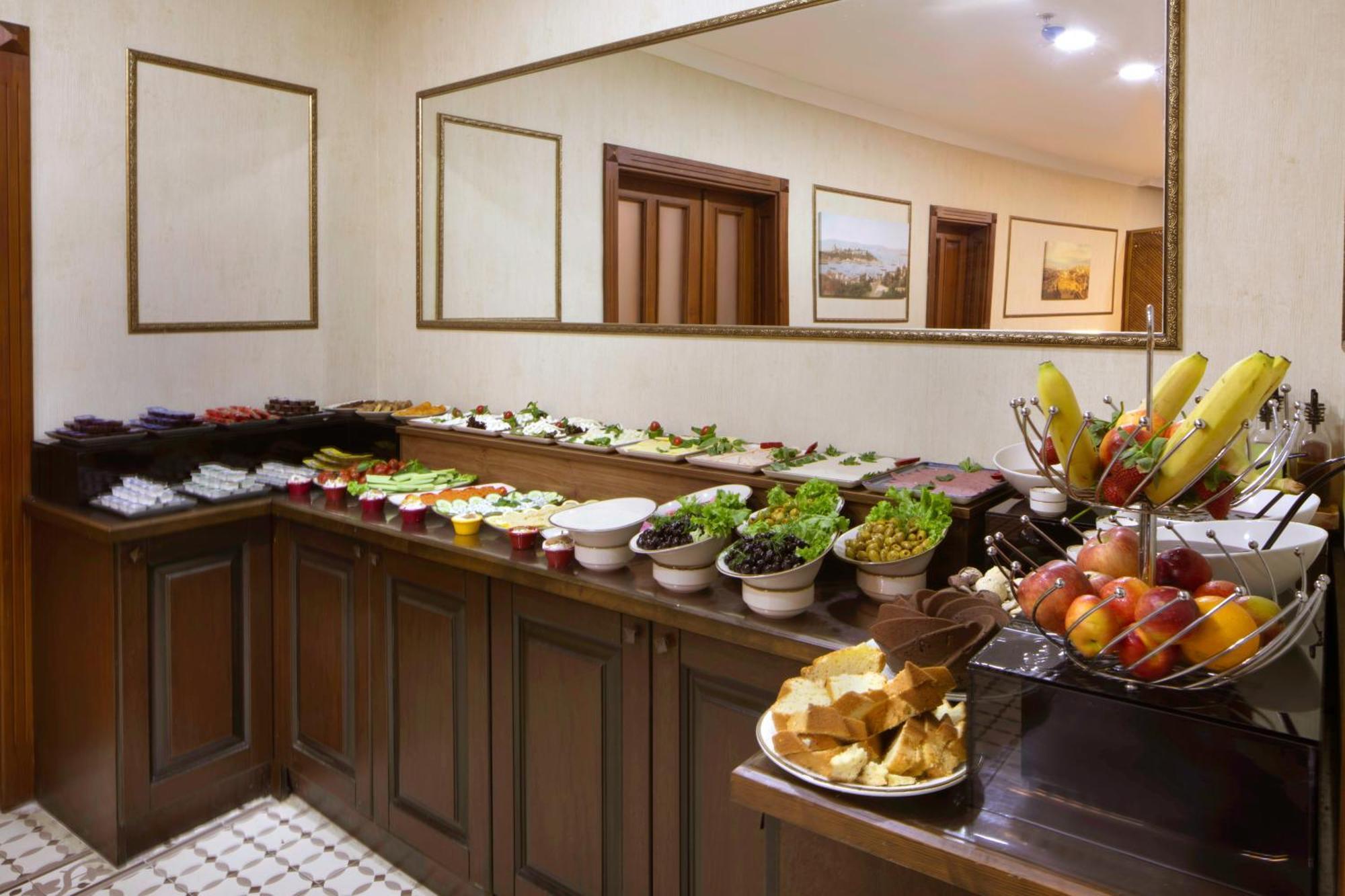 Bender Hotel, Istanbul